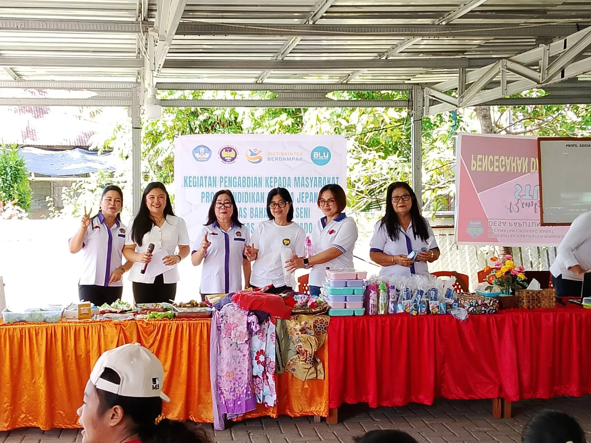 Pelatihan Pembuatan Bento Untuk Meningkatkan Kesejahteraan Keluarga Serta Mendukung Program Pemerintah Dalam Pengentasan Di Desa Paputungan Barat