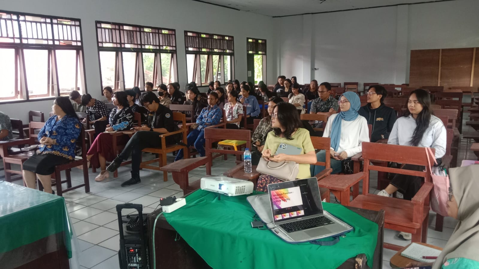 Jurusan Pendidikan Bahasa Inggris menggelar Studium Generale Semester Genap 2024/2025